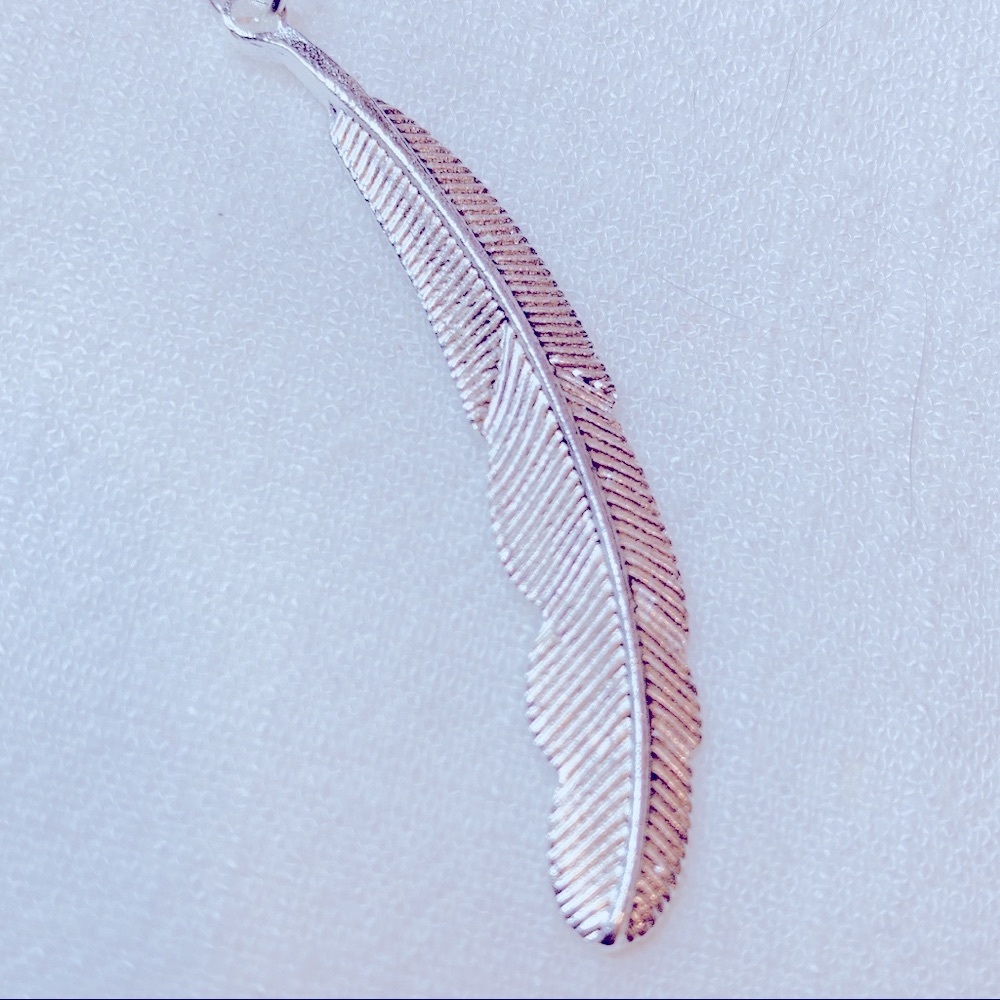 Three Layers Feather Leaves Resin Beads Pendant Necklace - Picture 5 of 10